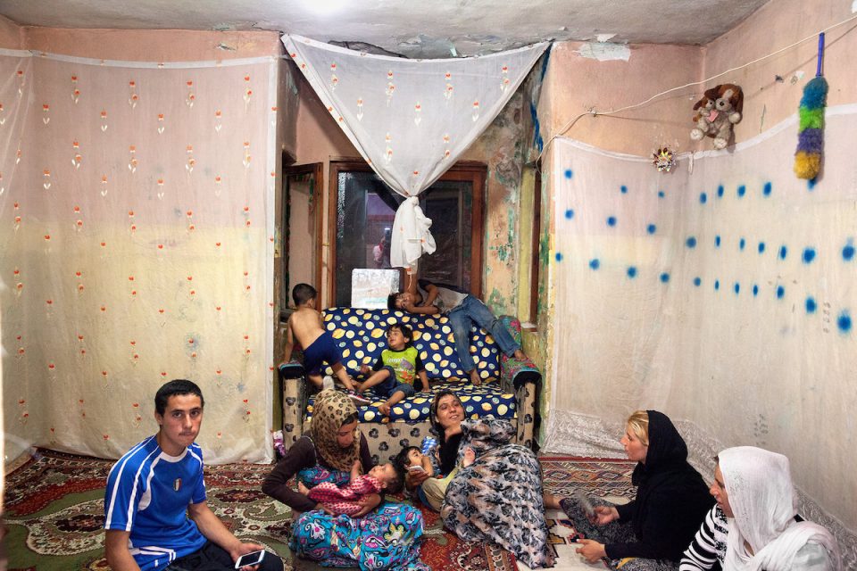 İstanbul artık biraz da Suriyelilerin. Vefa'da yaşayan Kürt kökenli bir Suriyeli ailenin ev yaşamı ise böyle.
