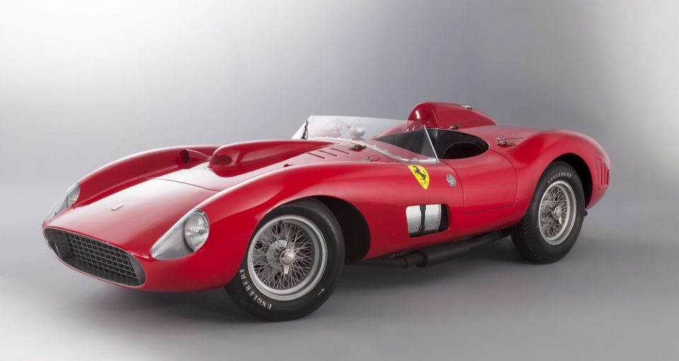 1957 yapımı Ferrari 335 S Spider Scaglietti'nin açık arttırmada bir otomobile verilen en yüksek değere ulaşarak dünya rekoru kırması bekleniyor.