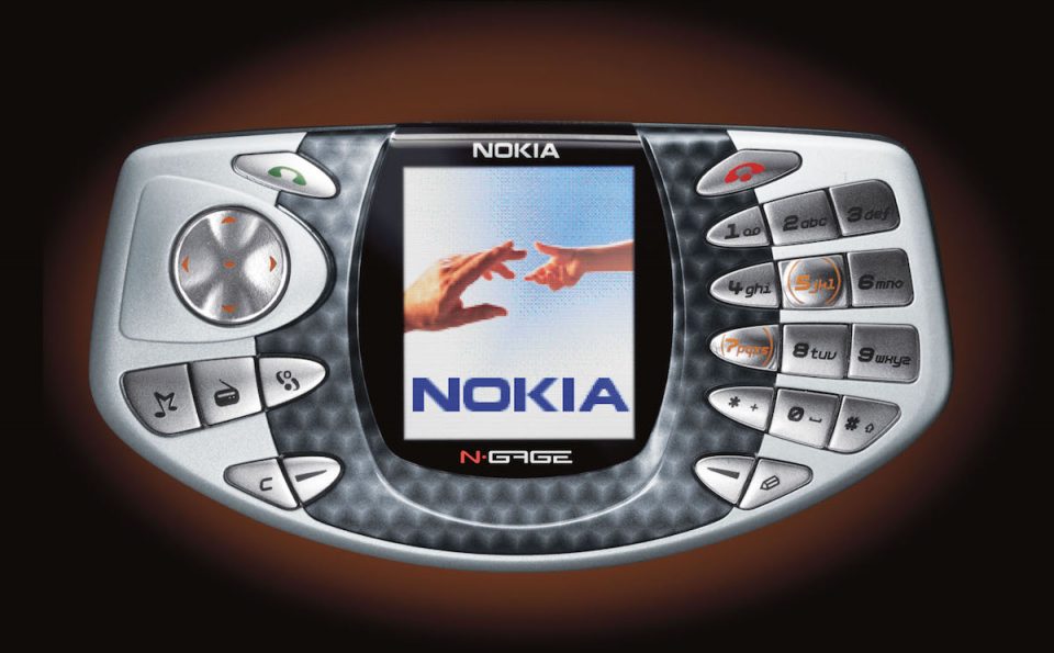 Bence Nokia'da çöküşün başlangıcı Ngage adlı modeldir. Google: Sidetalking.