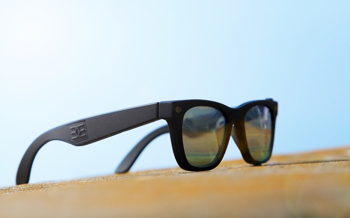 Vergence Labs,Snapchat tarafından satın alınmadan önce Epiphany Eyewear adlı kameralı gözlükleri üretiyordu.