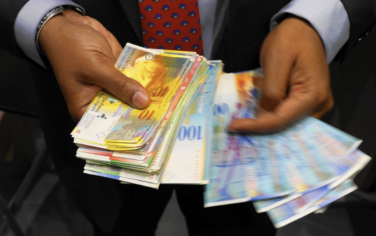 İsviçre vatandaşlık maaşını reddetti