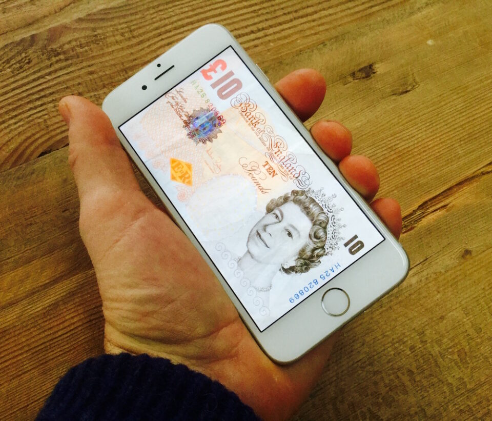 UK-Payments-iPhone-Money