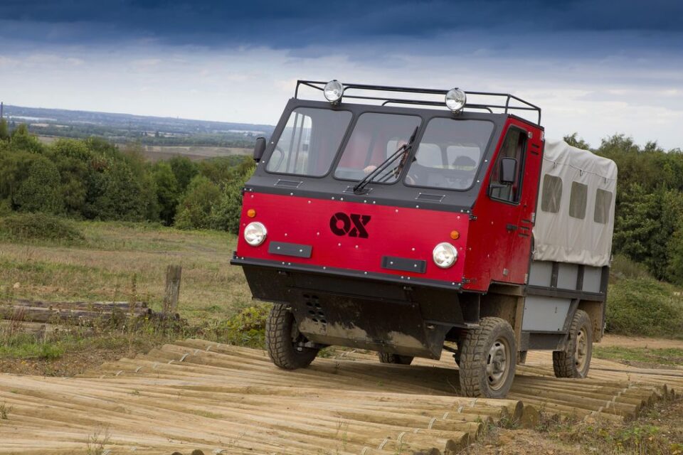global_vehicle_trust_ox_by_gordon_murray__33_-0