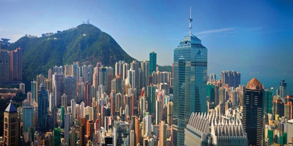 Fintek için cazibe merkezi olmak isteyen Hong Kong ve Singapur'un önünde uzun yollar var.