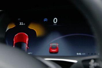 Tesla otopilot sistemini güncelliyor