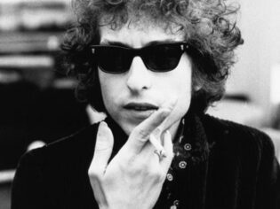 Nobel Edebiyat Ödülü Bob Dylan’a verildi