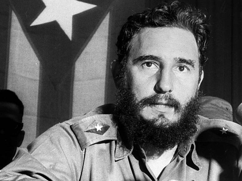 50 yıl boyunca ABD'nin yanı başında komünist bir rejimin liderliğini yapan Fidel Castro