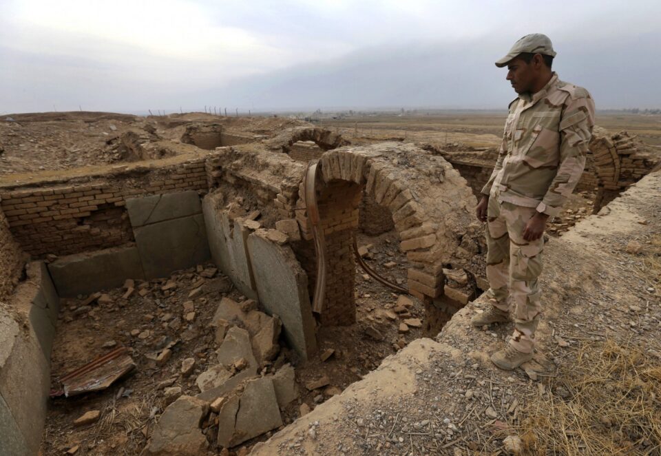 20. yüzyılın en önemli arkeolojik buluntularından biri sayılan Nimrud'un kraliyet mezarları da İŞİD tarafından yerle bir edilen kültür miraslarından biri oldu. Fotoğraf: Hussein Malla/AP