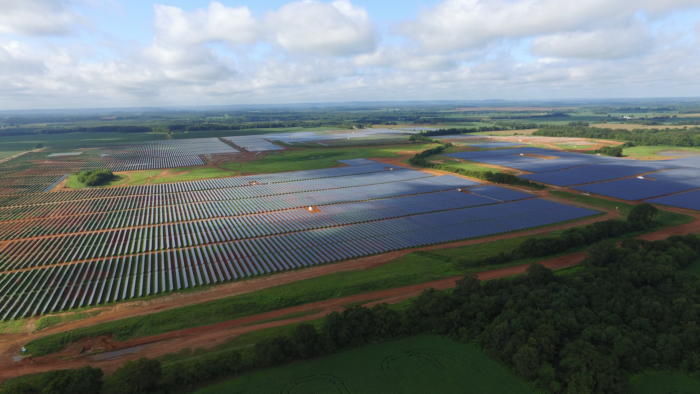 Alabama'daki River Bend Güneş Enerjisi Merkezi 15 bin hanenin enerji ihtiyacını karşılayacak.