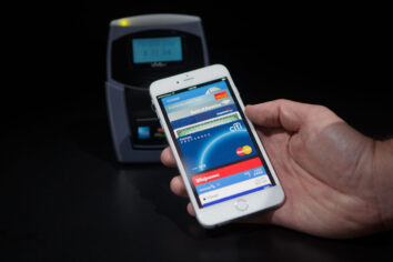 Bankalara karşı ilk raund Apple’ın