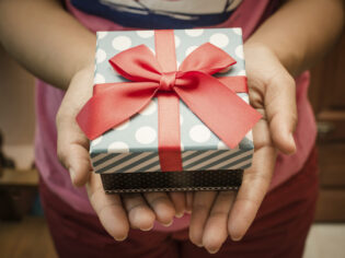 Kitle fonlaması ile hediye: Wishround