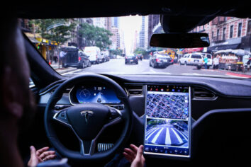 Tesla’nın otopilotu kazaları yüzde 40 azalttı