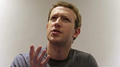 Zuckerberg hak yoluna döndü
