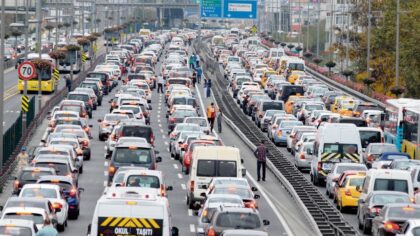 Yoğun trafik Alzheimer hastası yapıyor