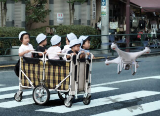 Japonya’da çocuklara robotlar bakacak