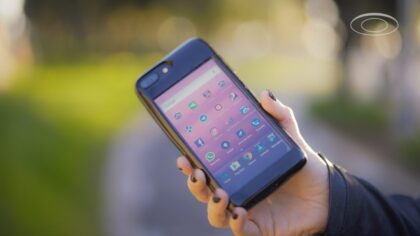 iPhone’a Android özelliği kazandıran kılıf