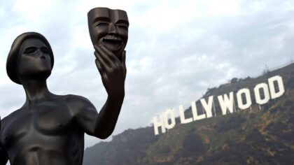 Hollywood korsanla savaşında cephe kazanıyor
