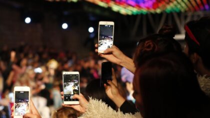 Vodafone Hindistan’da rekabet için birleşiyor