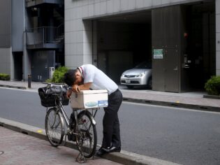 Japonya sevişmemekten kuruyacak