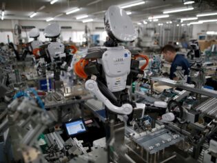 İşçi bulamayan Japon fabrikaları robotlara ‘muhtaç kaldı’
