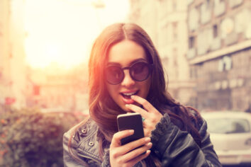 Zor iğrenenler, Tinder’ı seks partneri bulmak için kullanıyor