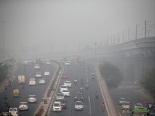 Hindistan bütün araçlarını elektrikliye çevirecek