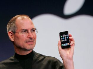 iPhone’un ilk tasarımı ‘güldürmedi’