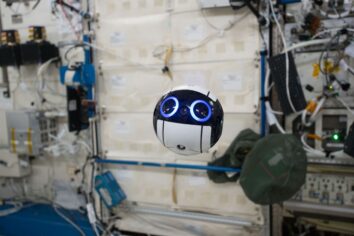 Japonya’nın sevimli uzay istasyonu robotu