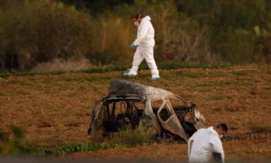 Panama Belgeleri’ni araştıran blog yazarı öldürüldü
