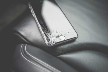 Yenisi çıkınca eskisi ‘kırılıveren’ iPhone’lar