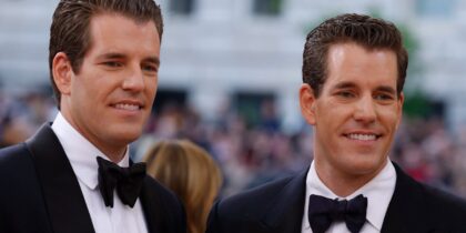 Winklevoss biraderler ilk Bitcoin milyarderi oldu