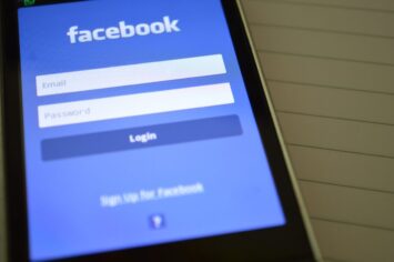 Facebook gizli yorumları test ediyor