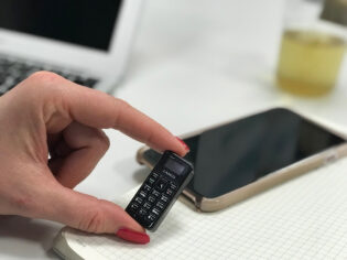 Dünyanın en küçük cep telefonu