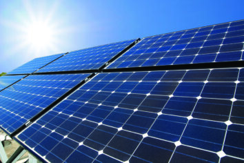 Çin güneş enerjili otoyol inşa ediyor