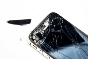 Kırıldığında kendini onaran telefon camlarına doğru