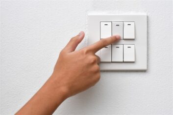 Elektrik tüketimini düşürenlere para ödeyen girişim