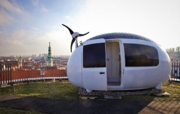 Kendi kendine yeten minik ev Ecocapsule satışa hazır