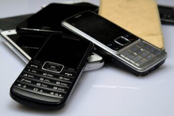 Sıradan telefonlara dönüş başladı