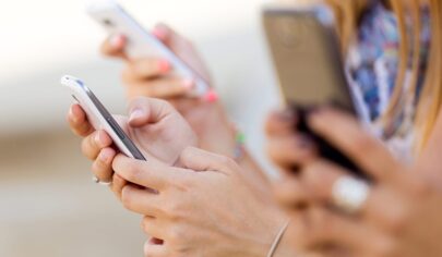 “Aslında cep telefonu değil sosyalleşme bağımlısıyız”