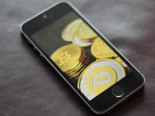 Apple kripto para madenciliğini engelliyor