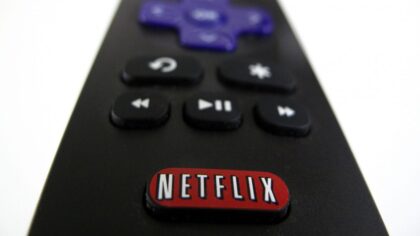 Otel odasında kişiselleştirilmiş Netflix deneyimi