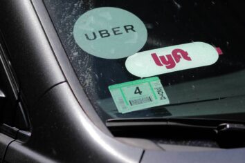 Uber ve Lyft sürücüsü yolcularından habersiz canlı yayın yaptı