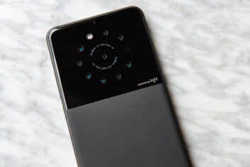 Cep telefonunda yeni bir çıta: 9 kamera