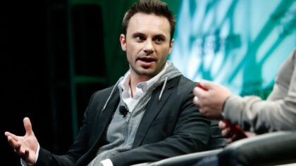 Oculus’un kurucusu da Facebook’tan ayrılıyor