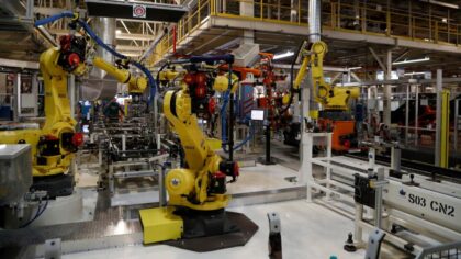 Robot nüfusu batıda yeterince hızlı artmıyor