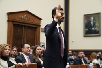 Google CEO’su ABD Kongre üyelerinin karşısına çıktı
