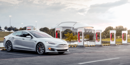 Elon Musk bütün Avrupa’yı şarj istasyonlarıyla donatmak istiyor