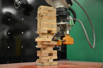 Jenga oynayabilen robotik kol
