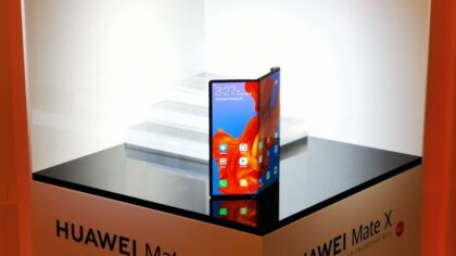 Huawei’nin 5G’li katlanabilen telefonu Mate X