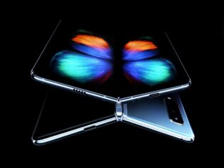 Samsung’un katlanabilir telefonu Galaxy Fold resmen duyuruldu